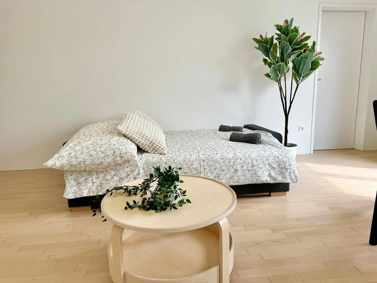 90 M2 Stylish 4 Room Apartment With Parking Wenen